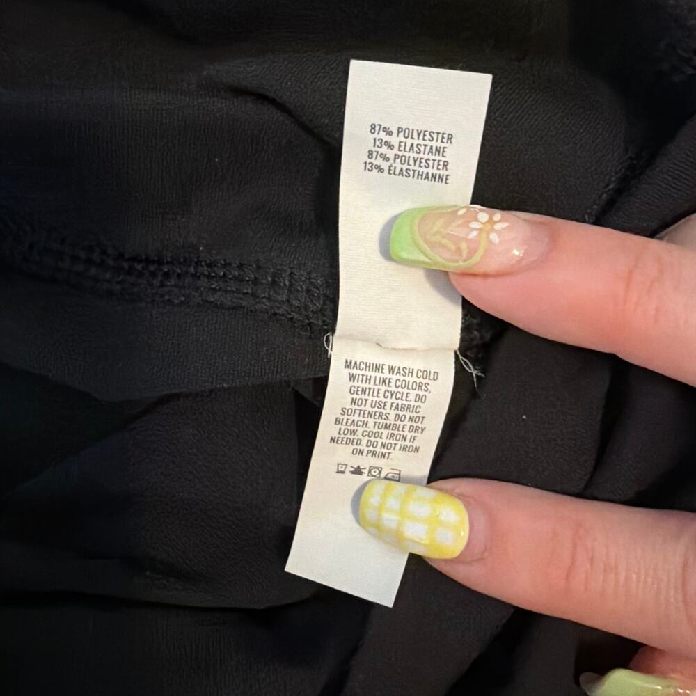 Aerie OFFLINE The Hugger High Rise Bike Shorts Black Pockets Sz Small Athleisure - Picture 8 of 8
